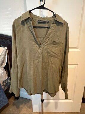 New York & Company Olive Green Button-Neck Shirt